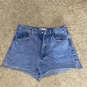 ZARA WASHED BLUE JEAN SHORTS